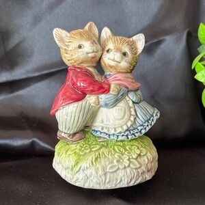 Rare Music Box Charming Kitten Couple Figurines